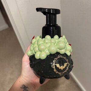 Bath & Body Works Black Cauldron with Green Accents